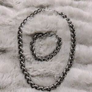 Women’s steel silver 17 inch necklace 7 inch bracelet .